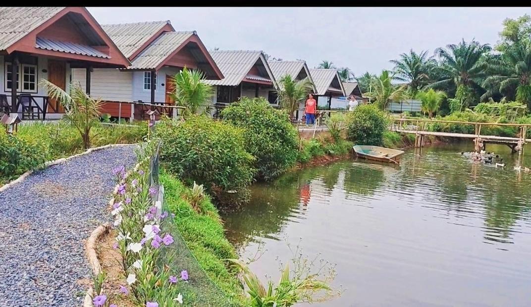 ปารมีฟาร์มสเตย์ Takuapa Экстерьер фото